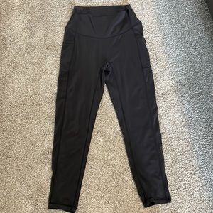 Like new Paragon black 3/4 leggings, size large